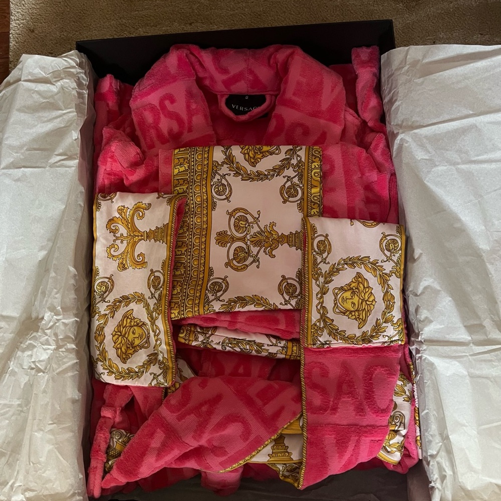 Versace Robe - Picture 7 of 12